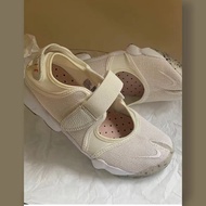 รองเท้าผู้หญิง[TRENDX] NIKE AIR RIFT CASUAL BEIGE WOMEN (DJ4639-121) PINK WHITE 35.5