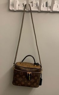 Lv vanity pm