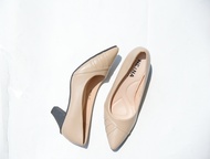 รองเท้าเเฟชั่นผู้หญิงเเบบคัชชูส้นปานกลาง No. 688-44 NE&amp;NA Collection Shoes