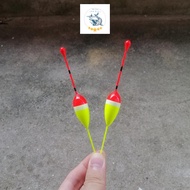 Bag of 2 Fishing Floats 14cm long, specialized in fishing with hand rods to catch fish and go fishin