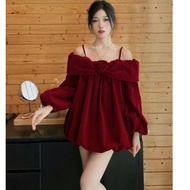 Đầm Nhung Cứng Bí Trễ Vai Tay Bồng Đính Hoa Kèm Quần Nhung Rời chuẩn style trẻ trung năng động phù