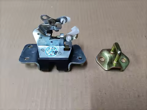 Deli L400 Space Gear card tail door lock belt lock hook MR371184 MB957648
