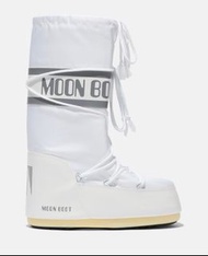 💯正品Moon Boot白色 35-38腳都適合着 月亮靴 雪地神靴 雪地打卡必備 雪靴 防滑 高筒boots 男女皆宜 購自英國 有單有塵袋 盒已掉 介意者勿拍Nylon White Ladies 