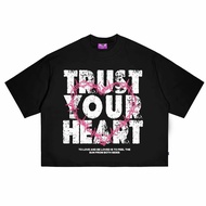 Iiih - Trust Your Heart Oversized Boxy T-Shirt Men's Black T-Shirt Wanita