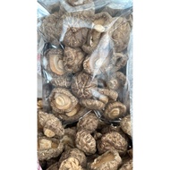 精选挖脚白花菇 AA1 Shiitake Mushroom AA1 (4.3- 5cm)