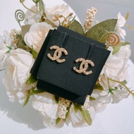 TW4728	Chanel 香奈兒CC字耳環 Crystal CC Logo Earrings