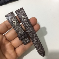 Two Pearls Drown Fish Line