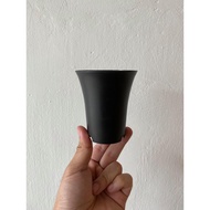 Augustfame - 7.5cm Round Thick Plastic Pots Black