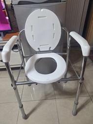 老人可摺疊便廁椅