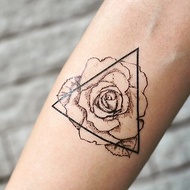 OhMyTat 三角玫瑰 Triangle Rose 刺青圖案紋身貼紙 (2 張)