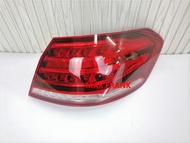 FOR Mercedes Benz  W212 E200 E250 E260 E320 E300 2014-2016​ 4 doors TAILLIGHT TAIL LIGHT TAIL LAMP B