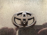 ขายสำหรับ Toyota VIOS COROLLA PRIUS สติ๊กเกอร์ติดรถพวงมาลัยโลโก้สัญลักษณ์ป้ายสติ๊กเกอร์แต่งรถภายใน