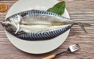 【魚之達人 挪威薄鹽鯖魚一夜干360g】肉嫩少刺含有豐富的DHA