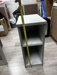 淺灰色窄身開放層架 三層 79高 x 30闊 x 45深 cm