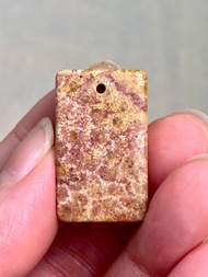 珊瑚玉蕾絲花吊墜附咖啡色中國結