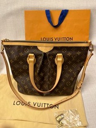 絕版款非常新⭐️ Louis Vuitton Palermo 2 ways Monogram Handbag  #M40145 ，100% Authentic with shoulder strip 