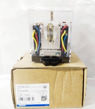 แลคชิงรีเลย์ OMRON LATCHING RELAY G4Q-212S  220V+ขารีเลย์ของ G4Q