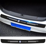 1pcs Carbon Fiber Car Trunk Protect Sticker Car Logo Bumper Trim Protect Strip Sticker for VW Volkswagen Jetta MK5 Golf Passat 3B7 601 171 Auto Accessories