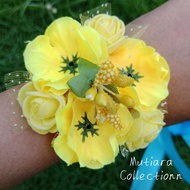 Bridesmaid flower bracelet - bridesmaid hand corsage - wedding corsage