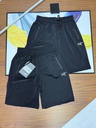 外國預訂 arcteryx刺繡 logo 始祖鳥 防水面料 拉鍊口袋 短褲