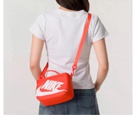 外國預訂 Nike Swoosh 刺繡鞋盒造型斜揹手拎袋 2色選