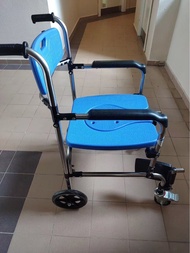 有轆便浴椅