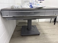 灰色電動麻將桌