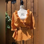 short sleeve shirt with fashionable ruffled neck design s77 15393