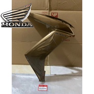 Right front cover set | Genuine Air Blade 125 (2012-2014) right fairing in Black Yellow color.