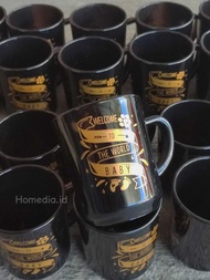 Souvenir Pernikahan Gelas Gagang Hitam Sablon Gold Souvenir Gelas