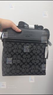 👜COACH 蔻馳  男款 斜挎包 單肩包  生日禮物 請認證mia12138.賣家 crossbody bag shoulder bag birthday present