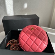 Chanel超甜超美的粉色圓餅包 還有金球的🥰🥰🥰