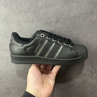 Adidas Superstar 全黑運動鞋
