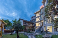 Lijiang Qingyou Courtyard Homestay (Sanyi International Airport Store)