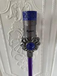 Dyson V6