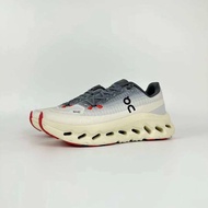 ON Running On CLOUDTILT Sneakers