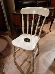 【卡卡頌 歐洲跳蚤市場/歐洲古董】已售．英國老件_Windsor 刷白 雕刻溫莎椅 餐椅 木椅 ch0244