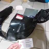 INNER FENDER BRIO LAMA (SEBELAH DEPAN KANAN)