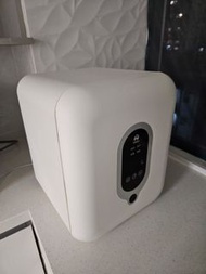 UV sterilising cabinet for baby bottles 紫外線消毒櫃