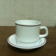 WH6628【四十八號老倉庫】全新 早期 法國製 ARCOPAL 素白紅褐邊 牛奶玻璃 咖啡杯 220cc 1杯1盤價