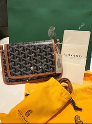 《現貨在台》巴黎代購 GOYARD plumet pocket wallet 黑棕色 信封包 郵差包 高雅德