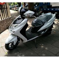 YAMAHA四代勁戰125領牌新車