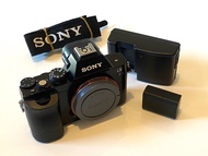 （罕有新淨）全球首款全片幅無反光鏡可換鏡頭相機 Sony Alpha 7 A7 2430萬像素，最佳入門首選 Shutter count 15xx
