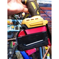 Milwawkee M18 battery adapter for Makita 18