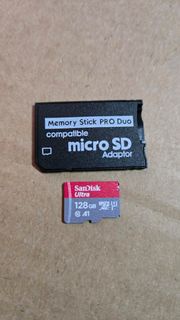 總數有幾百隻遊戲 PSP專用128GB SD卡和卡套 內有psp遊戲百多隻，和其他家用機例如有sfc ps1 ngo總數加埋有幾百隻遊戲可以慢慢玩。請留意只賣張sd卡唔包psp主機。