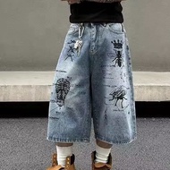 Seluar Denim Lelaki High Street Vibe | Cetakan Graffiti Baru | Lebar Trendy Seluar Pendek Sampai Lut