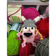 Shy dog keychain/DOG IN HAT (VIKING HAT)