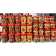 CNY Biscuit CNY Cookies 罐装年饼蟹柳 芽菇 鸡仔饼 金桶 kuih kapit 花生酥 黄梨饼 蛋卷 咸蛋鱼皮 青豆饼 咸蛋紫菜手工年饼 香脆糖霜春卷皮/雪花飘飘 candy 