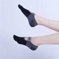 1 Pair of Breathable Yoga Socks Silicone Anti Slip Fitness Socks Cotton Sports Five Toe Socks Pilate
