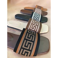 SOFT AND COMFY STRAP SANDAL